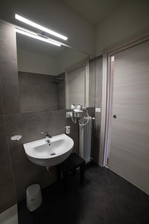 Hotel Arilica Peschiera del Garda Ngoại thất bức ảnh